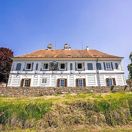 شقة فندقية Waldhaus 4*