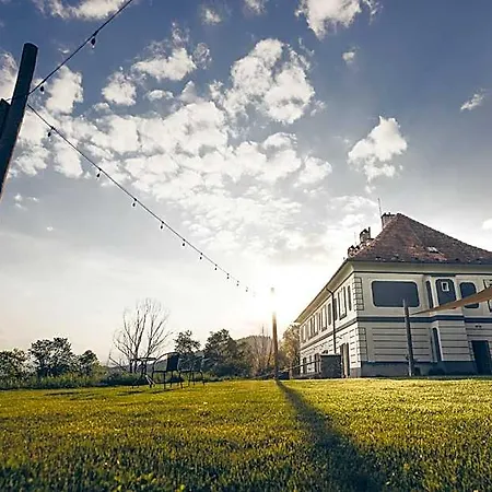 شقة فندقية Waldhaus 4*